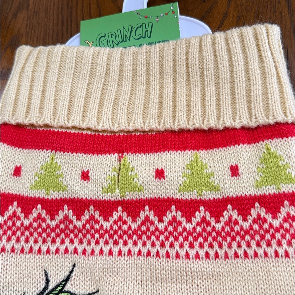 The Grinch-He’s a mean one! - Knit Christmas Sweater. Size M. - Picture 3 of 13